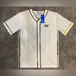 Adidas Men's RYV Baseball Button Shirt Short Sleeves White Camo Size S GK5911